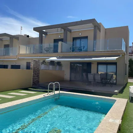 펜션 Duplex Con Piscina Individual Y Vistas Al Mar En *