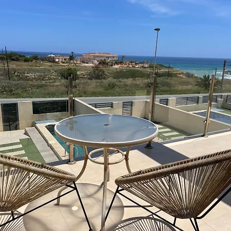 펜션 Duplex Con Piscina Individual Y Vistas Al Mar En 또레비에하