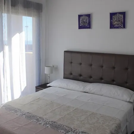 펜션 Duplex Con Piscina Individual Y Vistas Al Mar En 또레비에하
