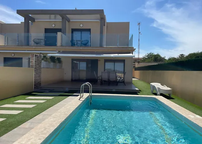Duplex Con Piscina Individual Y Vistas Al Mar En بيت للعطل